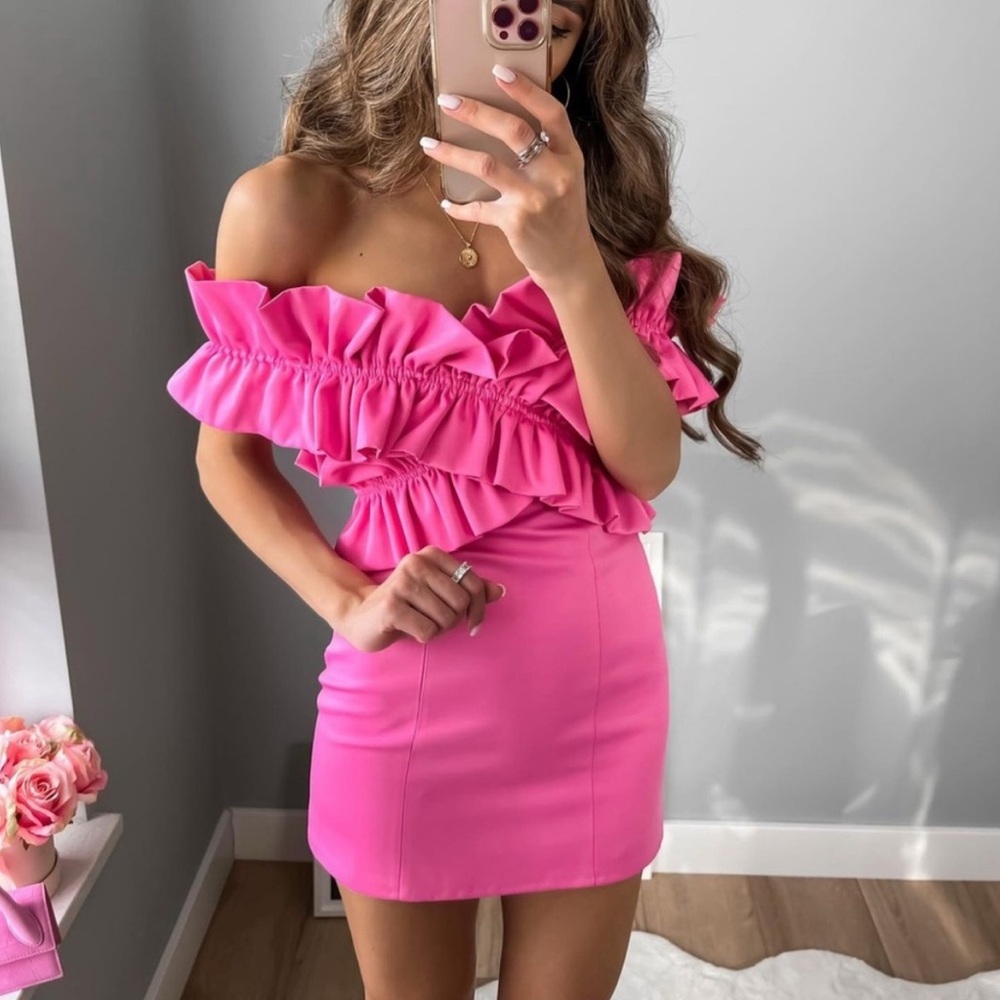BRAND NEW Zara Voluminous Ruffled mini dress